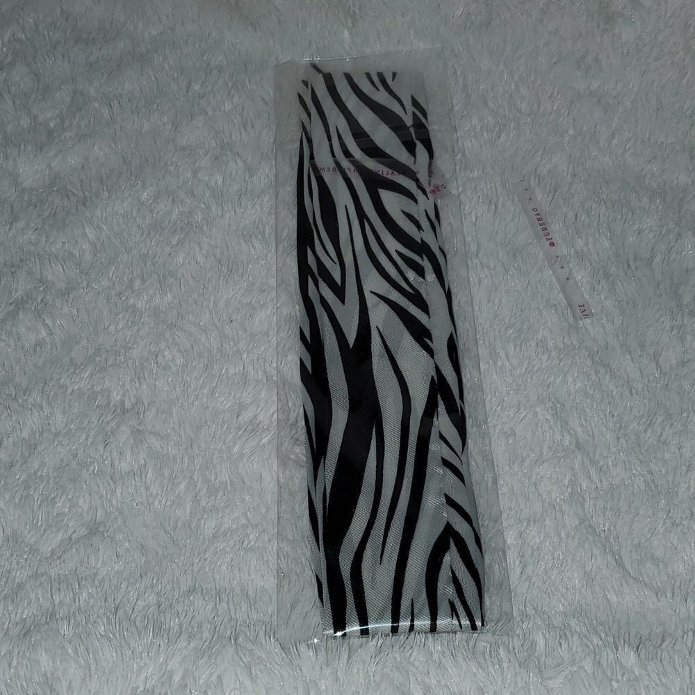 COPY - Twilly Scarf zebra stripe